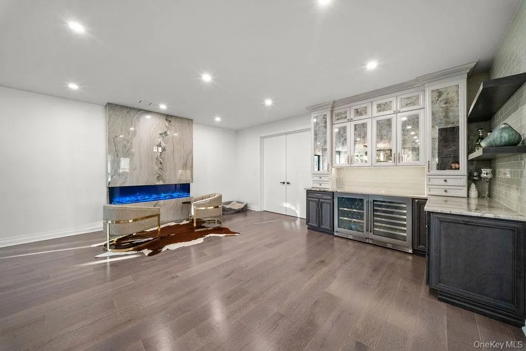 5 Nicolosi Drive, New York, NY, 4 Bedrooms Bedrooms, 11 Rooms Rooms,5 BathroomsBathrooms,Residential,For Rent,Nicolosi,0,1023913 5 Nicolosi Drive, New York, NY, 4 Bedrooms Bedrooms, 11 Rooms Rooms,5 BathroomsBathrooms,Residential,For Rent,Nicolosi,0,1023913