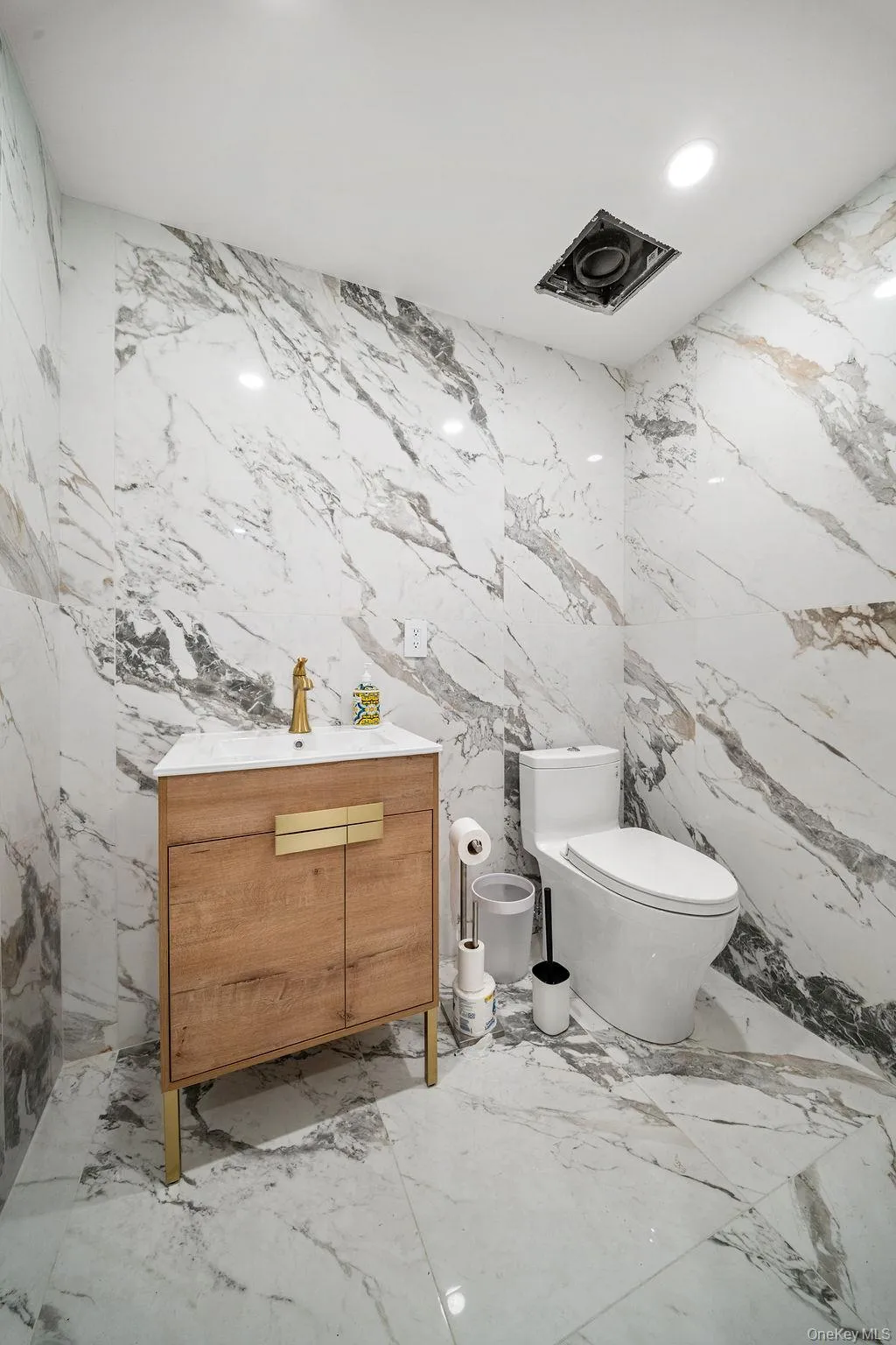 5 Nicolosi Drive, New York, NY, 4 Bedrooms Bedrooms, 11 Rooms Rooms,5 BathroomsBathrooms,Residential,For Rent,Nicolosi,0,1023913 5 Nicolosi Drive, New York, NY, 4 Bedrooms Bedrooms, 11 Rooms Rooms,5 BathroomsBathrooms,Residential,For Rent,Nicolosi,0,1023913