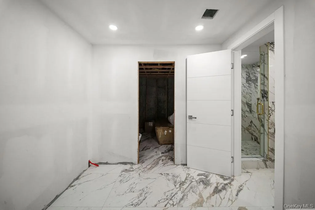 5 Nicolosi Drive, New York, NY, 4 Bedrooms Bedrooms, 11 Rooms Rooms,5 BathroomsBathrooms,Residential,For Rent,Nicolosi,0,1023913 5 Nicolosi Drive, New York, NY, 4 Bedrooms Bedrooms, 11 Rooms Rooms,5 BathroomsBathrooms,Residential,For Rent,Nicolosi,0,1023913