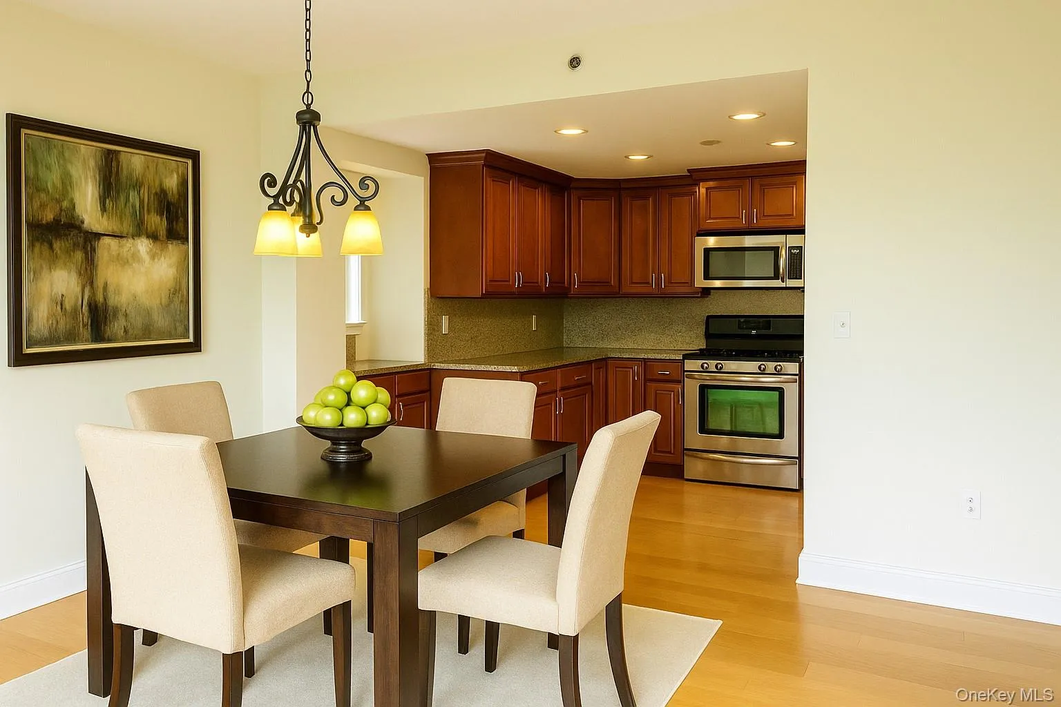 Virtually Staged Dining Area Virtually Staged Dining Area