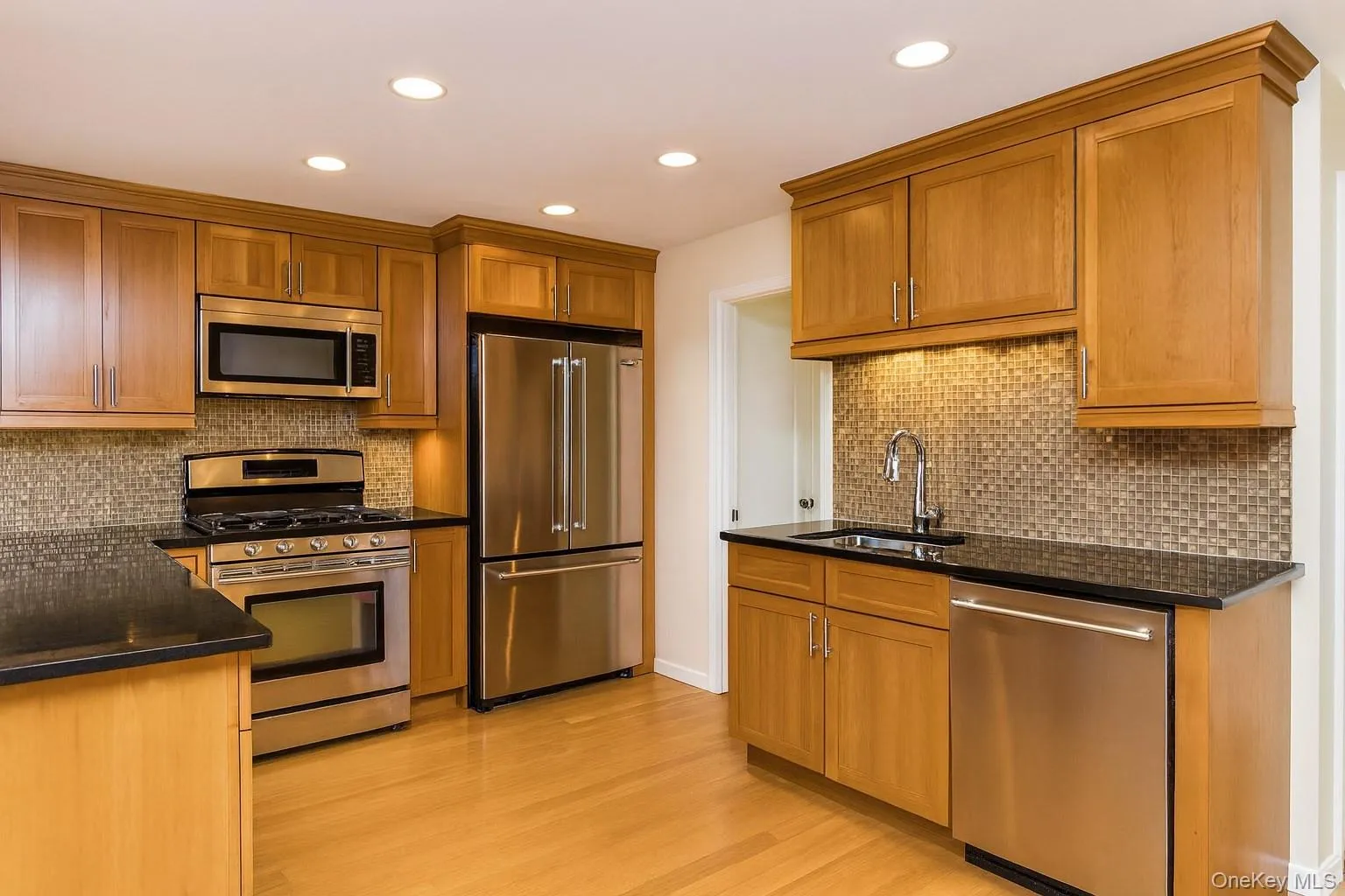 1020 Warburton Avenue, Yonkers, NY, 2 Bedrooms Bedrooms, 5 Rooms Rooms,2 BathroomsBathrooms,Residential Lease,For Rent,Warburton,0,1023914 1020 Warburton Avenue, Yonkers, NY, 2 Bedrooms Bedrooms, 5 Rooms Rooms,2 BathroomsBathrooms,Residential Lease,For Rent,Warburton,0,1023914
