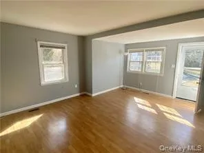 5 Louis Avenue, Clarkstown, NY, 2 Bedrooms Bedrooms, 5 Rooms Rooms,1 BathroomBathrooms,Residential Lease,For Rent,Louis,0,1023917 5 Louis Avenue, Clarkstown, NY, 2 Bedrooms Bedrooms, 5 Rooms Rooms,1 BathroomBathrooms,Residential Lease,For Rent,Louis,0,1023917