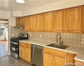 5 Louis Avenue, Clarkstown, NY, 2 Bedrooms Bedrooms, 5 Rooms Rooms,1 BathroomBathrooms,Residential Lease,For Rent,Louis,0,1023917 5 Louis Avenue, Clarkstown, NY, 2 Bedrooms Bedrooms, 5 Rooms Rooms,1 BathroomBathrooms,Residential Lease,For Rent,Louis,0,1023917