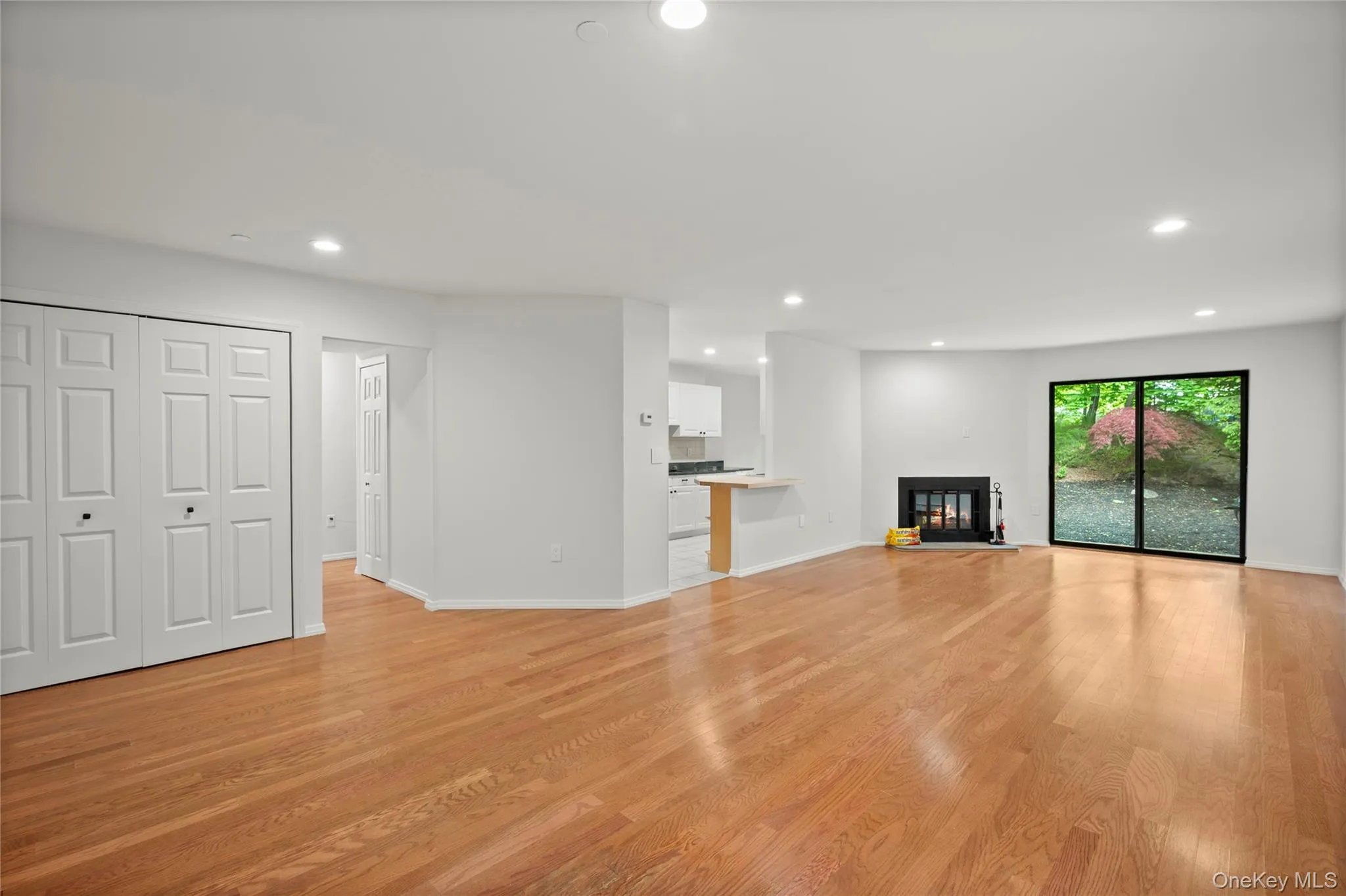50 Dekalb Avenue, White Plains, NY, 1 Bedroom Bedrooms, 4 Rooms Rooms,1 BathroomBathrooms,Residential Lease,For Rent,Dekalb,0,1023927 50 Dekalb Avenue, White Plains, NY, 1 Bedroom Bedrooms, 4 Rooms Rooms,1 BathroomBathrooms,Residential Lease,For Rent,Dekalb,0,1023927