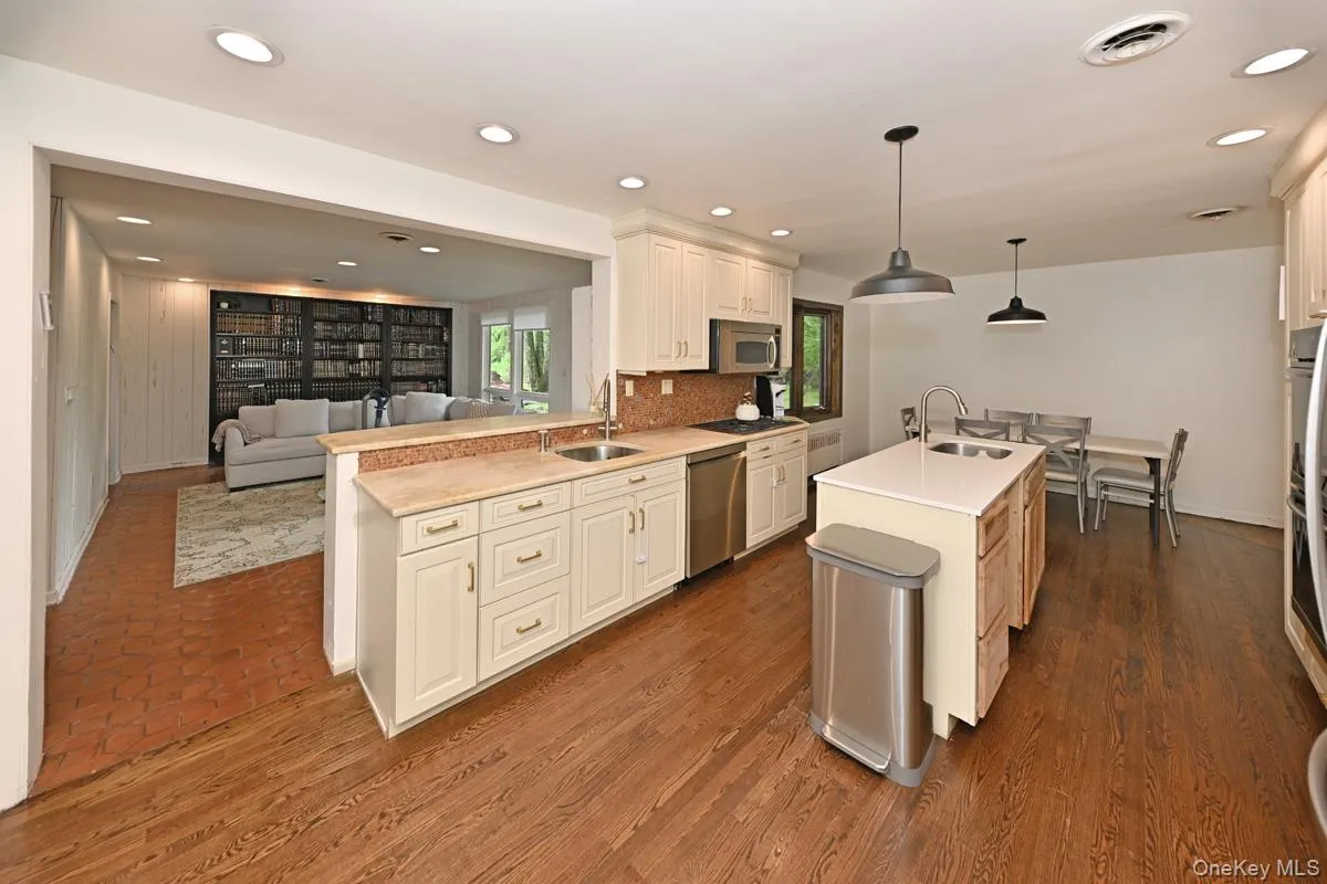 43 Sutin Place, Ramapo, NY, 4 Bedrooms Bedrooms, 9 Rooms Rooms,2 BathroomsBathrooms,Residential,For Rent,Sutin,0,1023949 43 Sutin Place, Ramapo, NY, 4 Bedrooms Bedrooms, 9 Rooms Rooms,2 BathroomsBathrooms,Residential,For Rent,Sutin,0,1023949