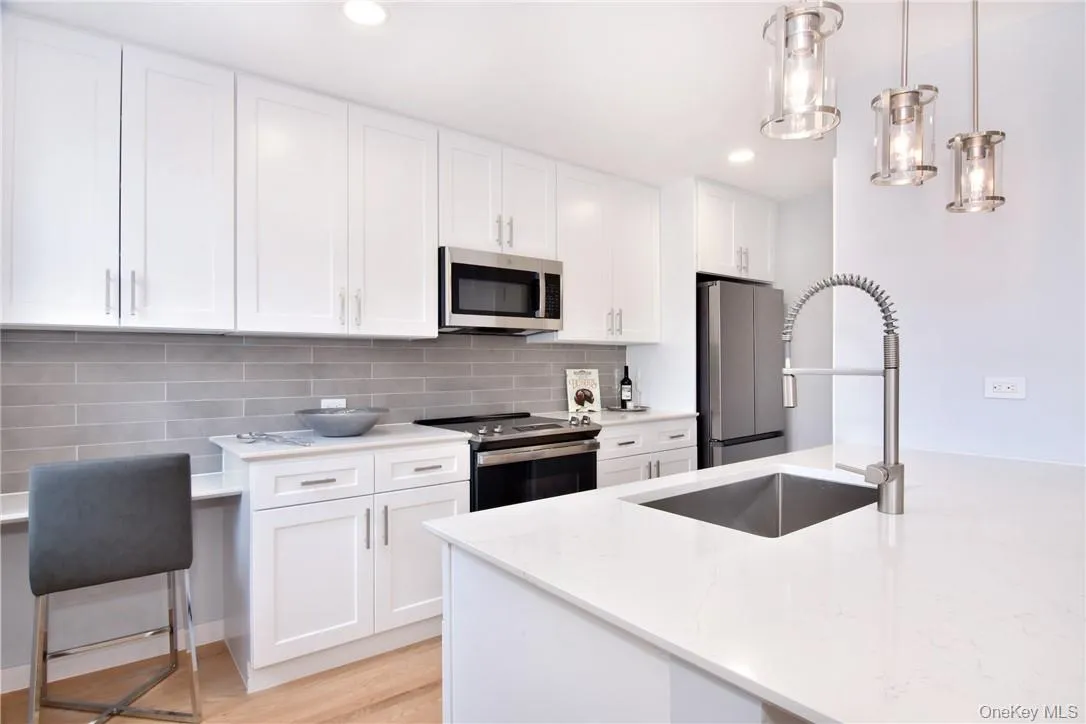 Gorgeous Kitchen with Pendant Lighting Gorgeous Kitchen with Pendant Lighting