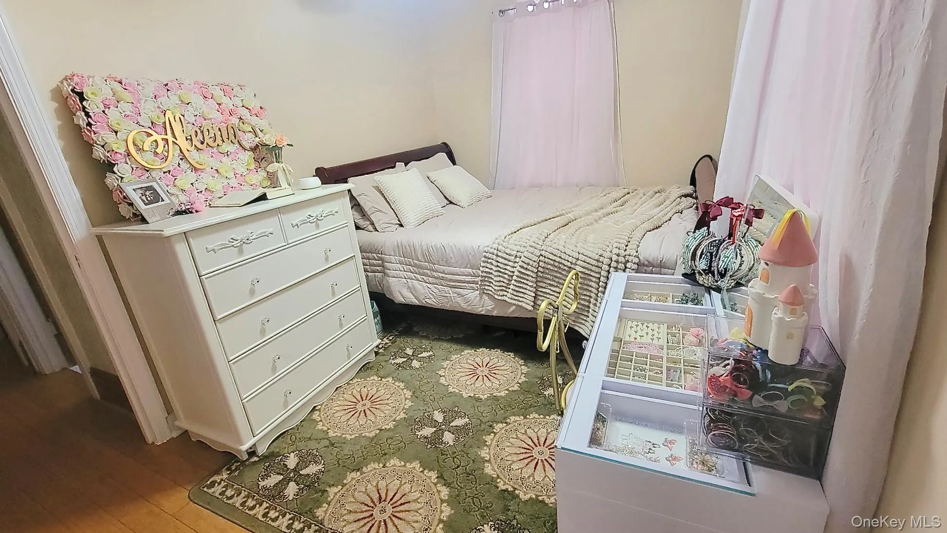 9230 212th Place, New York, NY, 3 Bedrooms Bedrooms, 7 Rooms Rooms,2 BathroomsBathrooms,Residential,For Rent,212th,0,1023957 9230 212th Place, New York, NY, 3 Bedrooms Bedrooms, 7 Rooms Rooms,2 BathroomsBathrooms,Residential,For Rent,212th,0,1023957