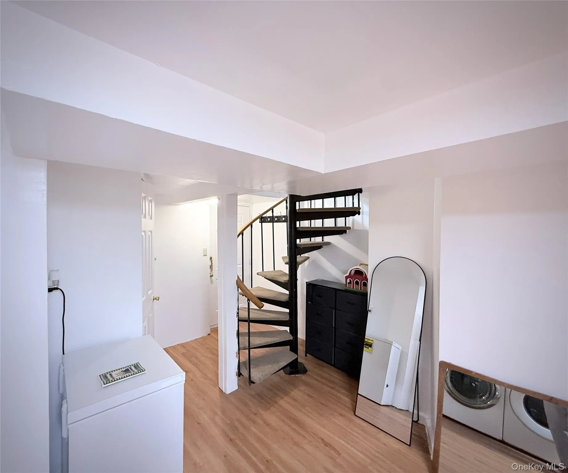 9230 212th Place, New York, NY, 3 Bedrooms Bedrooms, 7 Rooms Rooms,2 BathroomsBathrooms,Residential,For Rent,212th,0,1023957 9230 212th Place, New York, NY, 3 Bedrooms Bedrooms, 7 Rooms Rooms,2 BathroomsBathrooms,Residential,For Rent,212th,0,1023957