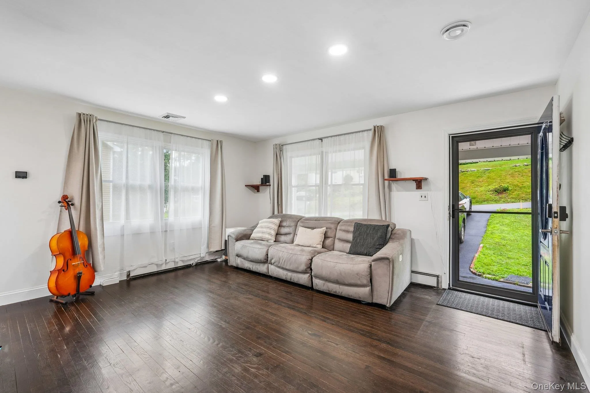 849 Warren Avenue, Mount Pleasant, NY, 3 Bedrooms Bedrooms, 5 Rooms Rooms,1 BathroomBathrooms,Residential,For Rent,Warren,0,1023960 849 Warren Avenue, Mount Pleasant, NY, 3 Bedrooms Bedrooms, 5 Rooms Rooms,1 BathroomBathrooms,Residential,For Rent,Warren,0,1023960
