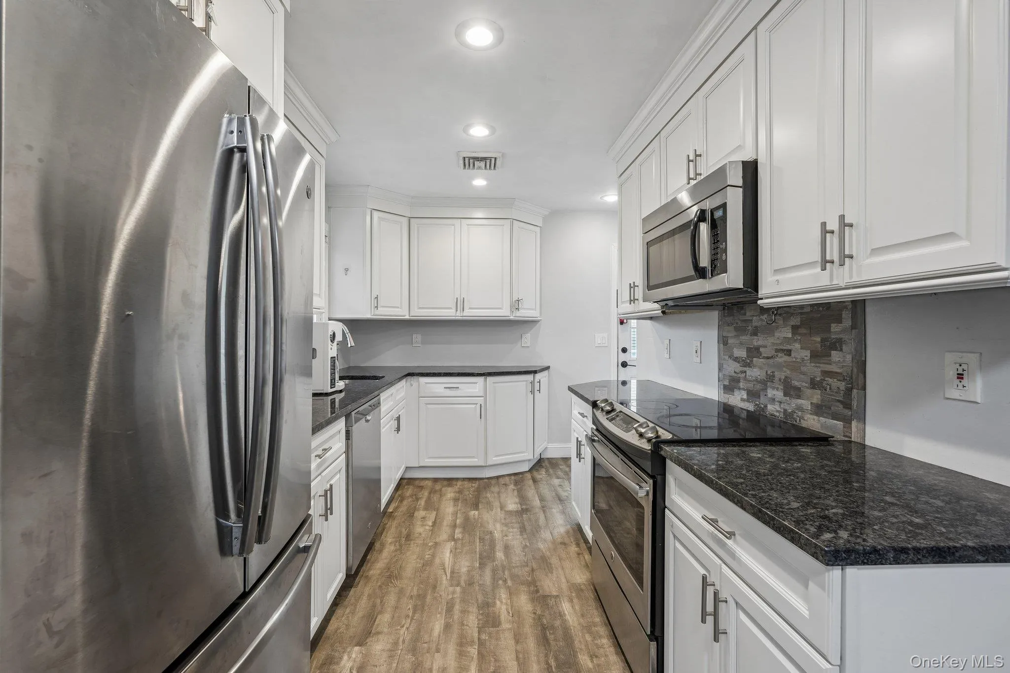 849 Warren Avenue, Mount Pleasant, NY, 3 Bedrooms Bedrooms, 5 Rooms Rooms,1 BathroomBathrooms,Residential,For Rent,Warren,0,1023960 849 Warren Avenue, Mount Pleasant, NY, 3 Bedrooms Bedrooms, 5 Rooms Rooms,1 BathroomBathrooms,Residential,For Rent,Warren,0,1023960