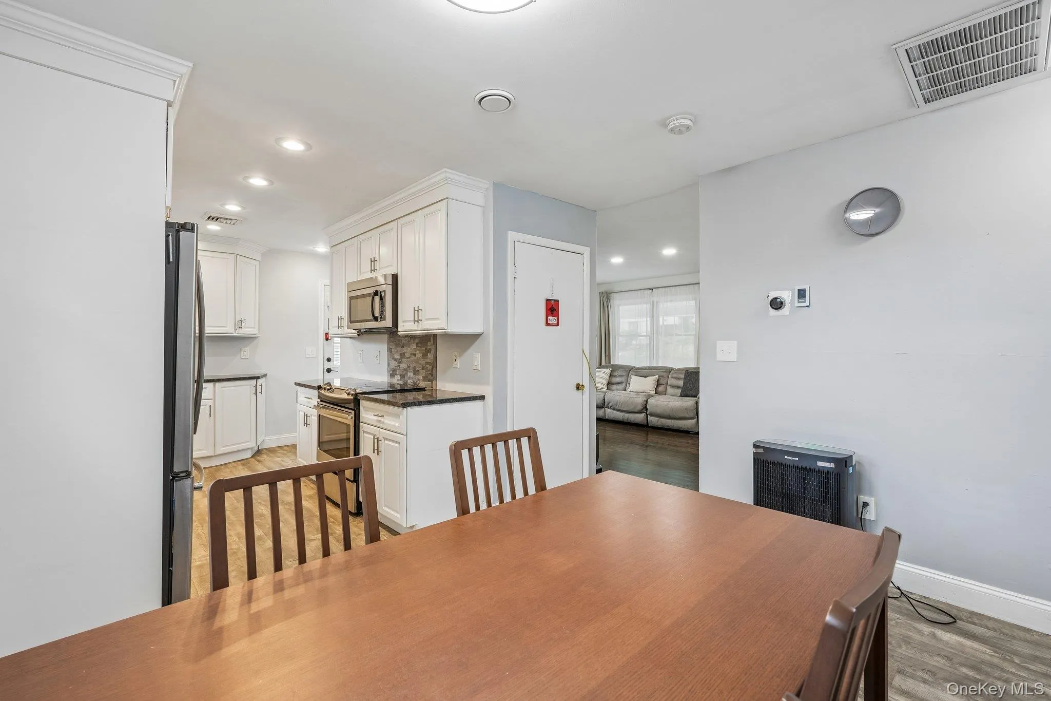849 Warren Avenue, Mount Pleasant, NY, 3 Bedrooms Bedrooms, 5 Rooms Rooms,1 BathroomBathrooms,Residential,For Rent,Warren,0,1023960 849 Warren Avenue, Mount Pleasant, NY, 3 Bedrooms Bedrooms, 5 Rooms Rooms,1 BathroomBathrooms,Residential,For Rent,Warren,0,1023960