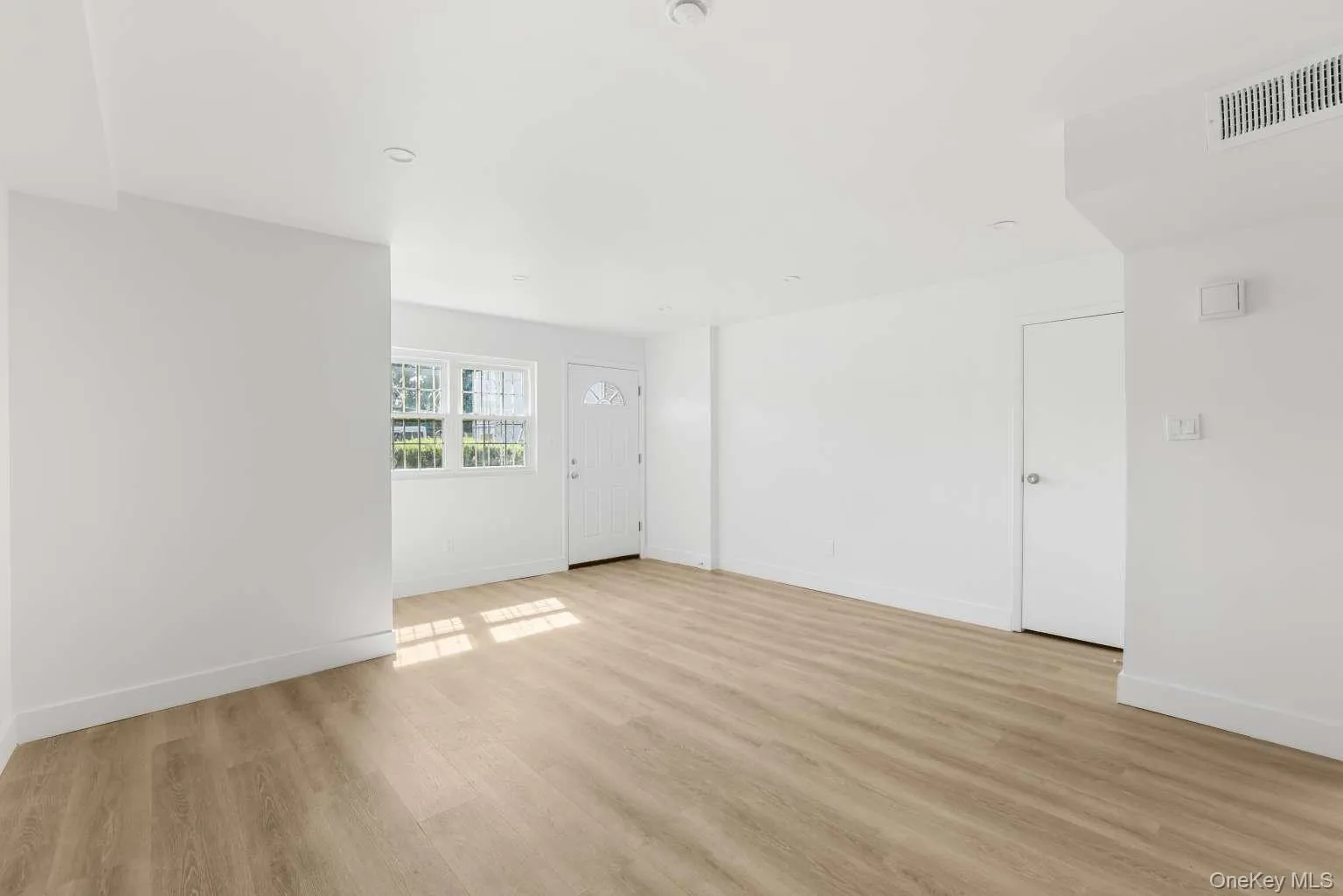 137-16 167th Street, New York, NY, 3 Bedrooms Bedrooms, 6 Rooms Rooms,1 BathroomBathrooms,Residential,For Rent,167th,0,1023965 137-16 167th Street, New York, NY, 3 Bedrooms Bedrooms, 6 Rooms Rooms,1 BathroomBathrooms,Residential,For Rent,167th,0,1023965