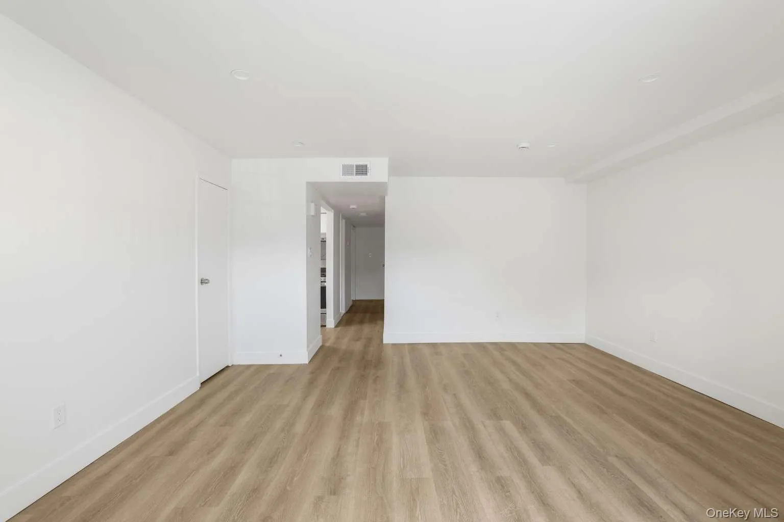 137-16 167th Street, New York, NY, 3 Bedrooms Bedrooms, 6 Rooms Rooms,1 BathroomBathrooms,Residential,For Rent,167th,0,1023965 137-16 167th Street, New York, NY, 3 Bedrooms Bedrooms, 6 Rooms Rooms,1 BathroomBathrooms,Residential,For Rent,167th,0,1023965
