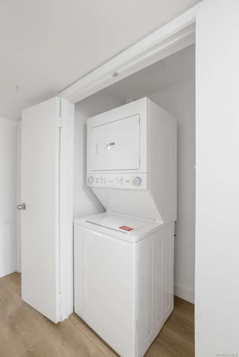 137-16 167th Street, New York, NY, 3 Bedrooms Bedrooms, 6 Rooms Rooms,1 BathroomBathrooms,Residential,For Rent,167th,0,1023965 137-16 167th Street, New York, NY, 3 Bedrooms Bedrooms, 6 Rooms Rooms,1 BathroomBathrooms,Residential,For Rent,167th,0,1023965