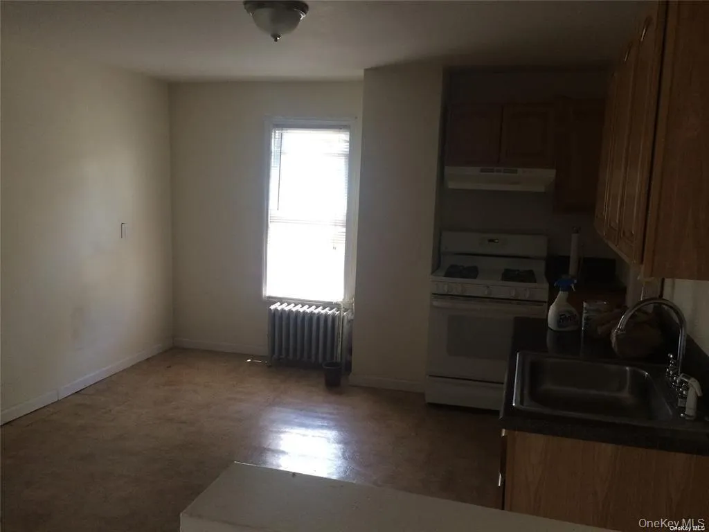 143-22 94th avenue, New York, NY, 3 Bedrooms Bedrooms, 6 Rooms Rooms,1 BathroomBathrooms,Residential Lease,For Rent,94th avenue,0,1023968 143-22 94th avenue, New York, NY, 3 Bedrooms Bedrooms, 6 Rooms Rooms,1 BathroomBathrooms,Residential Lease,For Rent,94th avenue,0,1023968