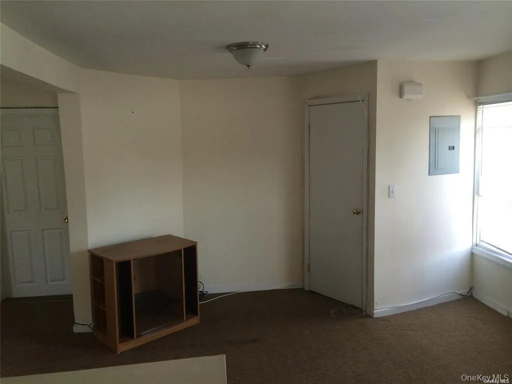 143-22 94th avenue, New York, NY, 3 Bedrooms Bedrooms, 6 Rooms Rooms,1 BathroomBathrooms,Residential Lease,For Rent,94th avenue,0,1023968 143-22 94th avenue, New York, NY, 3 Bedrooms Bedrooms, 6 Rooms Rooms,1 BathroomBathrooms,Residential Lease,For Rent,94th avenue,0,1023968
