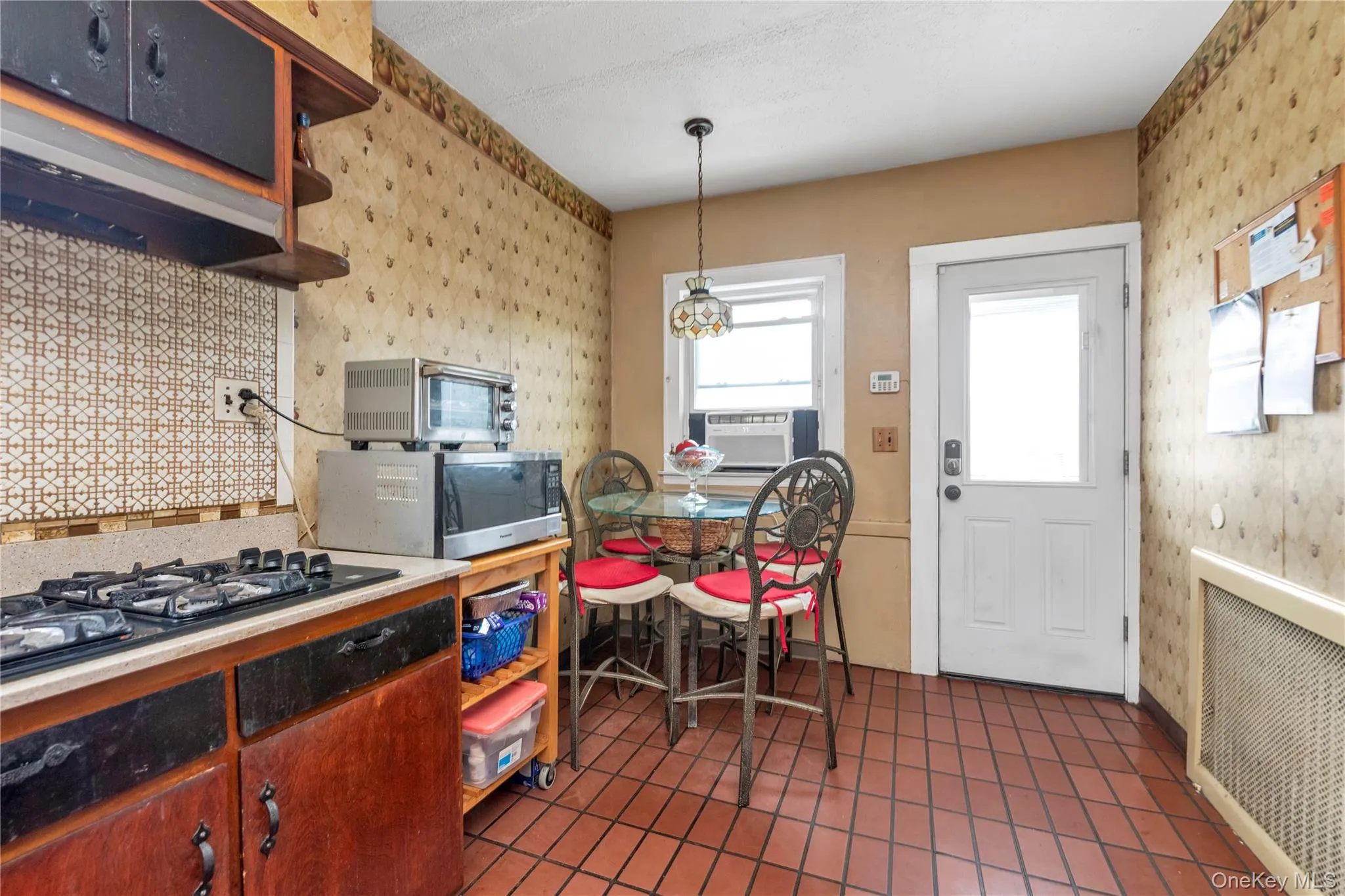 1639 Empire Street, Hempstead, NY, 3 Bedrooms Bedrooms, 8 Rooms Rooms,2 BathroomsBathrooms,Residential,For Rent,Empire,0,1023970 1639 Empire Street, Hempstead, NY, 3 Bedrooms Bedrooms, 8 Rooms Rooms,2 BathroomsBathrooms,Residential,For Rent,Empire,0,1023970