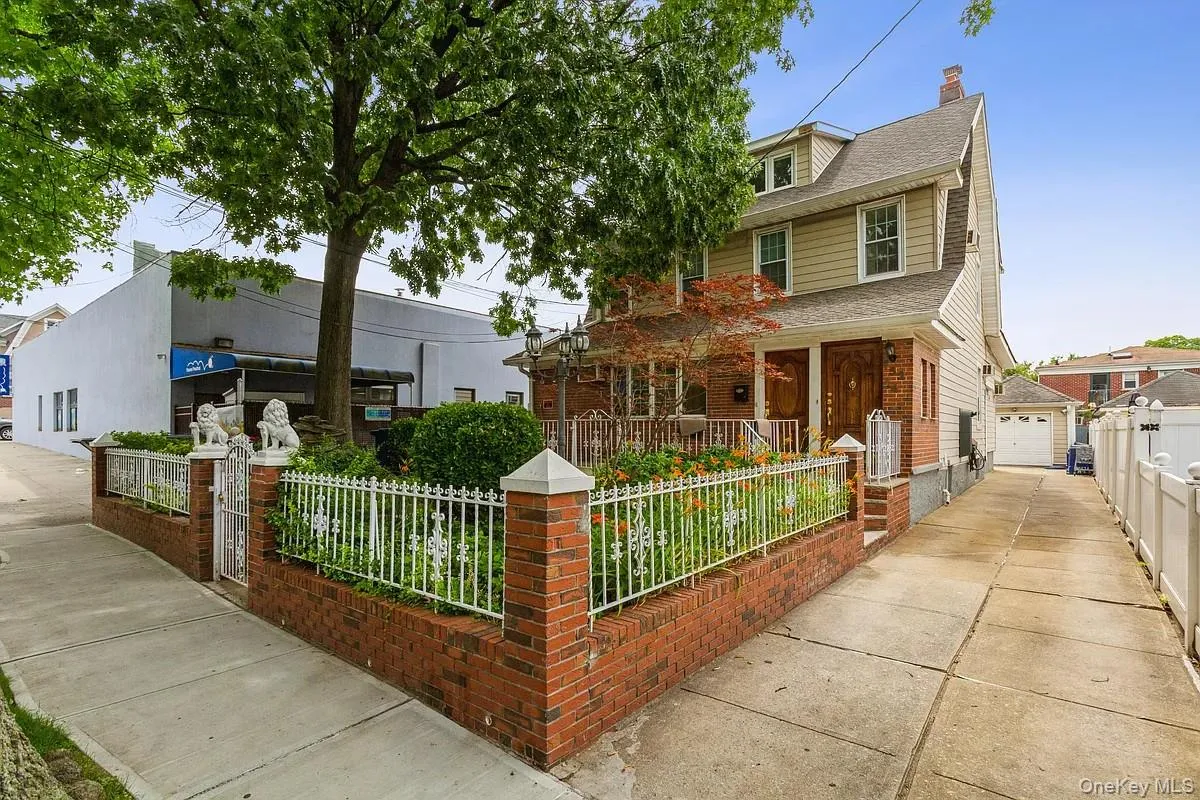 152-14 84th Drive, New York, NY, 5 Bedrooms Bedrooms, 8 Rooms Rooms,2 BathroomsBathrooms,Residential Lease,For Rent,84th,0,1023973 152-14 84th Drive, New York, NY, 5 Bedrooms Bedrooms, 8 Rooms Rooms,2 BathroomsBathrooms,Residential Lease,For Rent,84th,0,1023973
