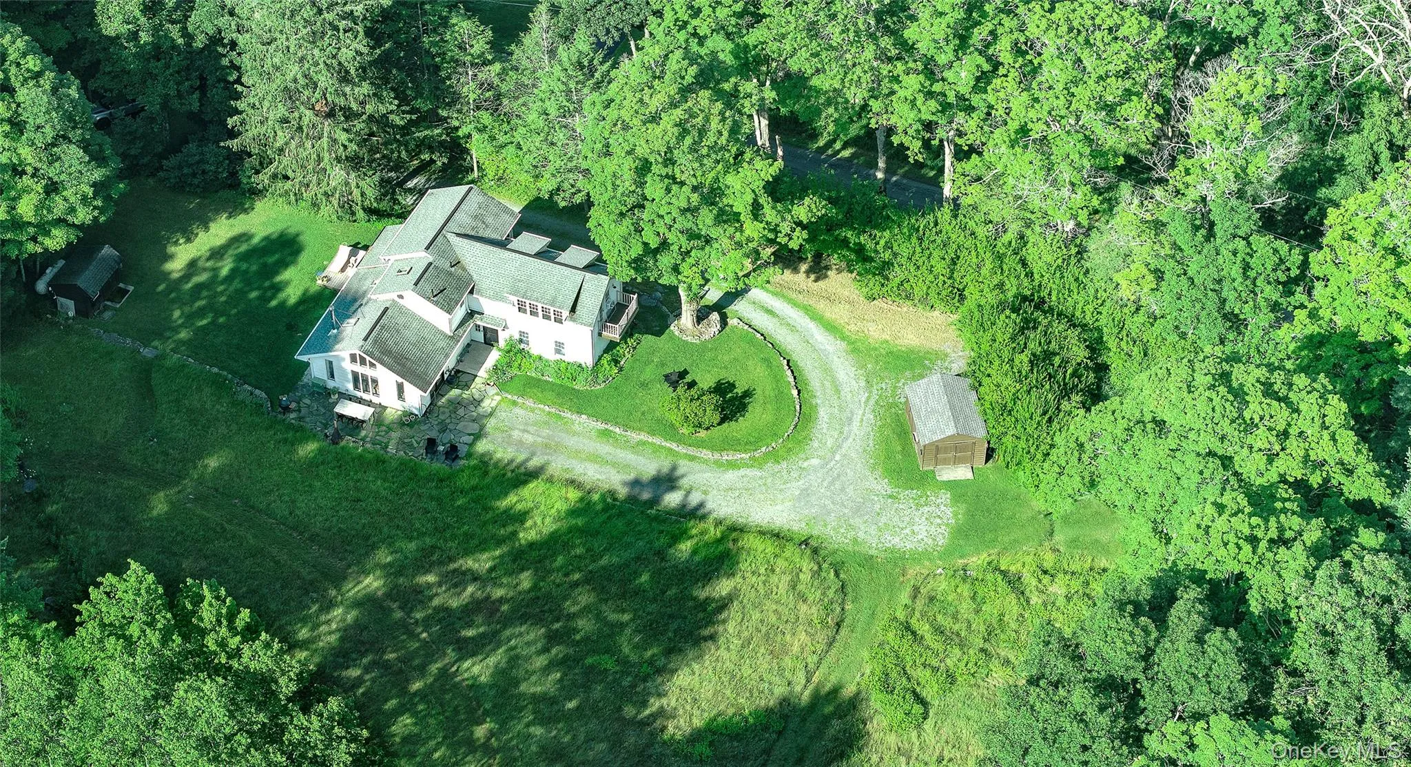 Most of the 6.1 acre retreat are woodlands with an abundance of easy walking. Most of the 6.1 acre retreat are woodlands with an abundance of easy walking.