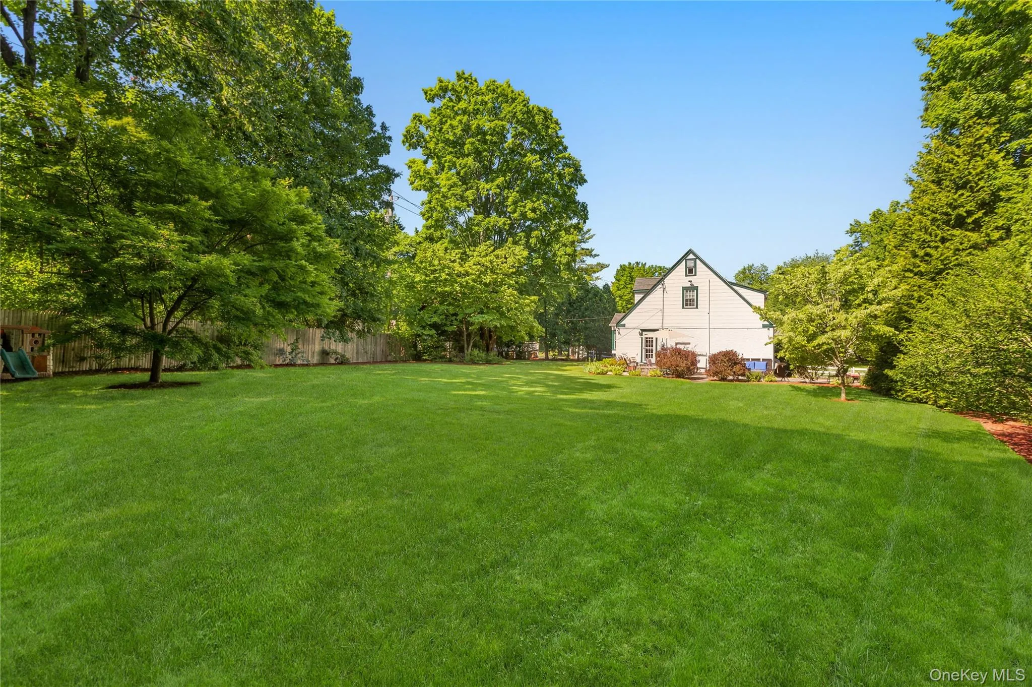 Imagine all the fun and relaxation your family and friends can enjoy on this property! Imagine all the fun and relaxation your family and friends can enjoy on this property!