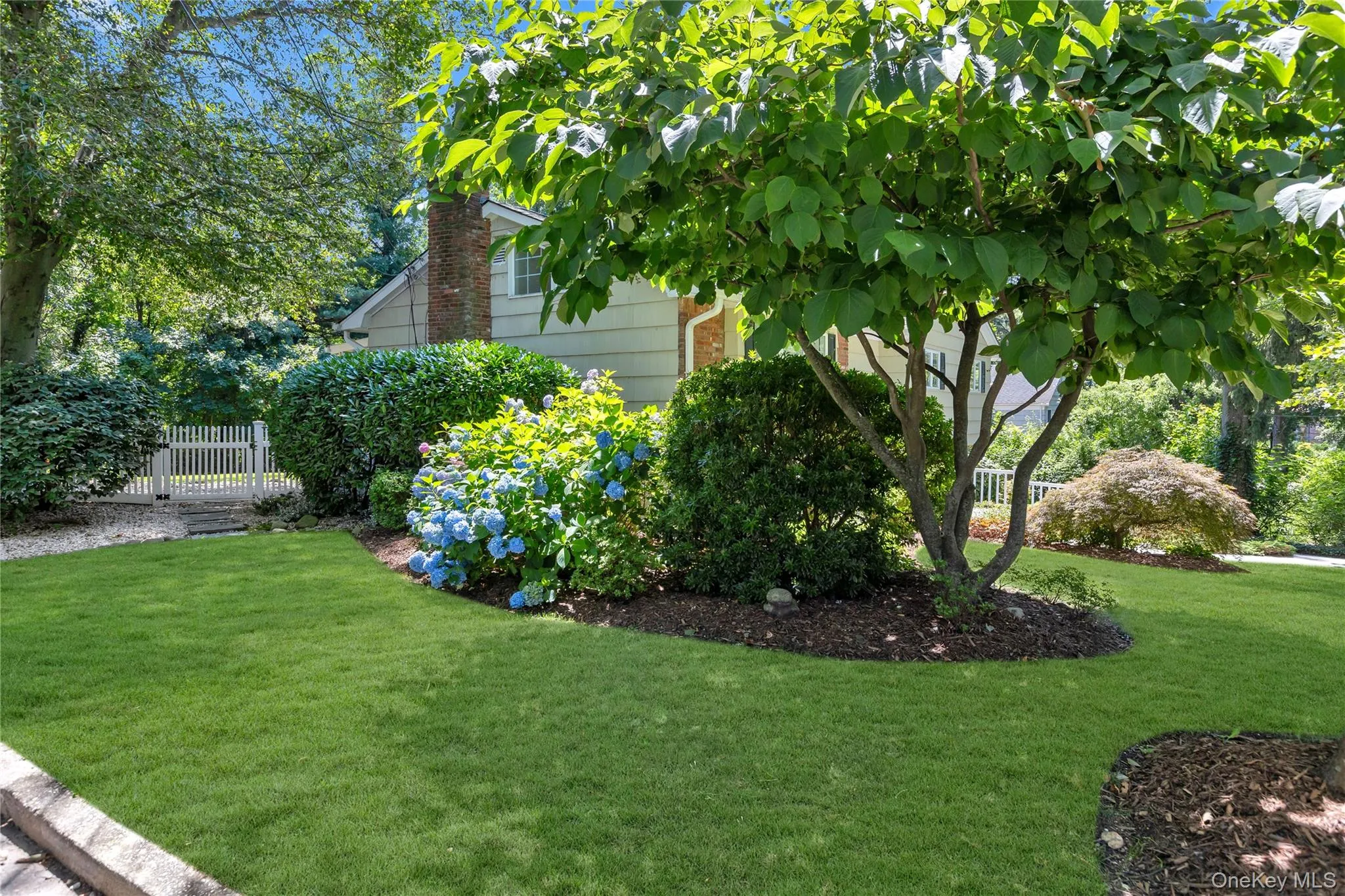 6 Primrose Lane, Huntington, NY, 3 Bedrooms Bedrooms, 8 Rooms Rooms,3 BathroomsBathrooms,Residential,For Rent,Primrose,0,1023983 6 Primrose Lane, Huntington, NY, 3 Bedrooms Bedrooms, 8 Rooms Rooms,3 BathroomsBathrooms,Residential,For Rent,Primrose,0,1023983