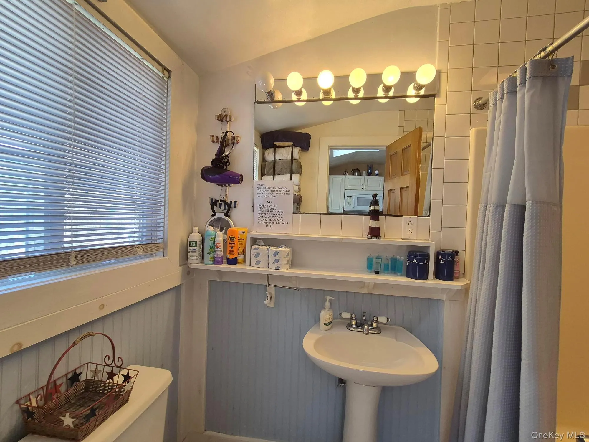 5-6 Bay Walk, Islip, NY, 3 Bedrooms Bedrooms, 5 Rooms Rooms,1 BathroomBathrooms,Residential Lease,For Rent,Bay,0,1023985 5-6 Bay Walk, Islip, NY, 3 Bedrooms Bedrooms, 5 Rooms Rooms,1 BathroomBathrooms,Residential Lease,For Rent,Bay,0,1023985