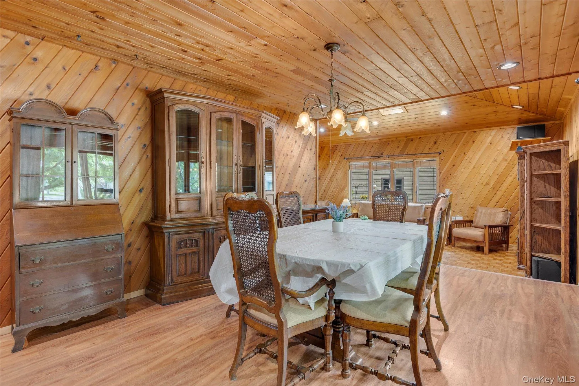 27 Fisher Road, Huntington, NY, 3 Bedrooms Bedrooms, 8 Rooms Rooms,2 BathroomsBathrooms,Residential,For Rent,Fisher,0,1023987 27 Fisher Road, Huntington, NY, 3 Bedrooms Bedrooms, 8 Rooms Rooms,2 BathroomsBathrooms,Residential,For Rent,Fisher,0,1023987