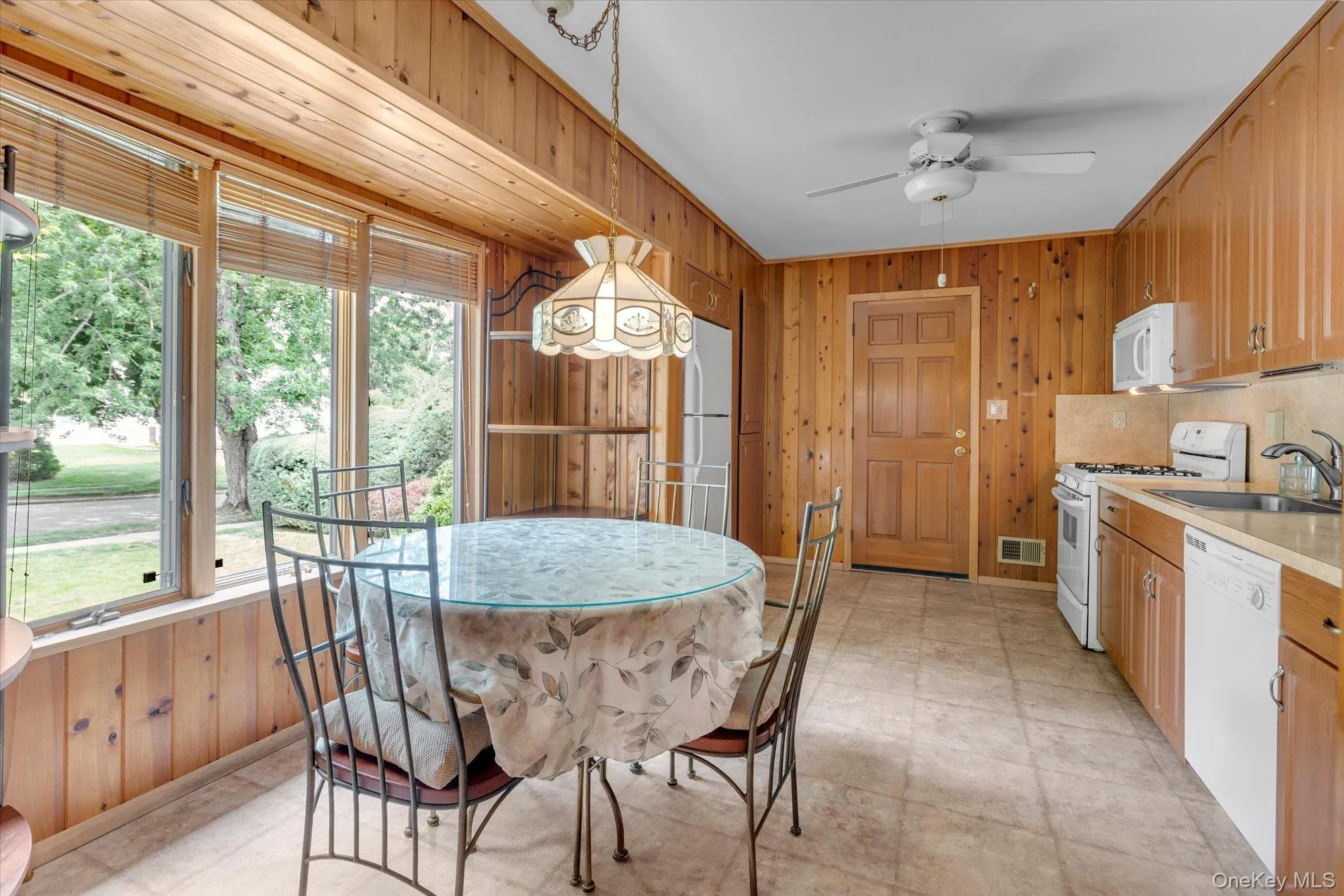 27 Fisher Road, Huntington, NY, 3 Bedrooms Bedrooms, 8 Rooms Rooms,2 BathroomsBathrooms,Residential,For Rent,Fisher,0,1023987 27 Fisher Road, Huntington, NY, 3 Bedrooms Bedrooms, 8 Rooms Rooms,2 BathroomsBathrooms,Residential,For Rent,Fisher,0,1023987