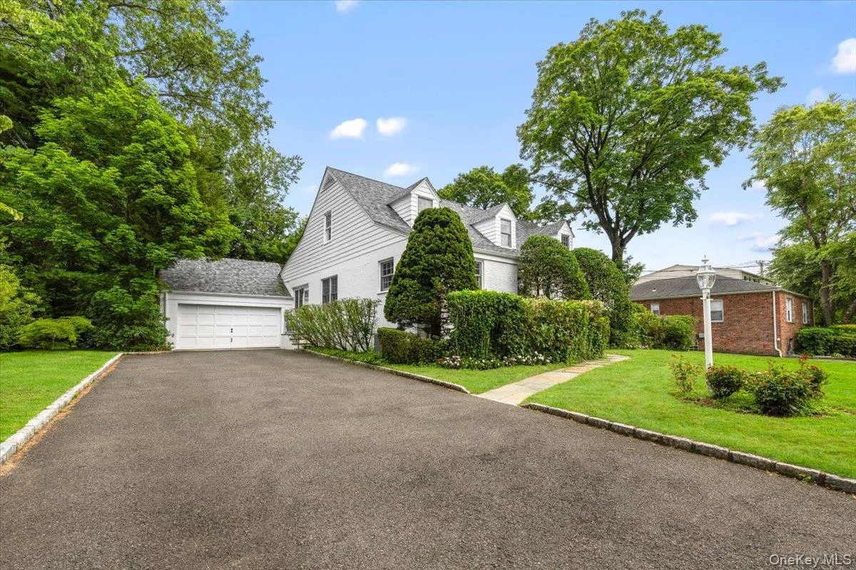 3 Genesee Trail, Harrison, NY, 4 Bedrooms Bedrooms, 8 Rooms Rooms,3 BathroomsBathrooms,Residential,For Rent,Genesee,0,1023993 3 Genesee Trail, Harrison, NY, 4 Bedrooms Bedrooms, 8 Rooms Rooms,3 BathroomsBathrooms,Residential,For Rent,Genesee,0,1023993