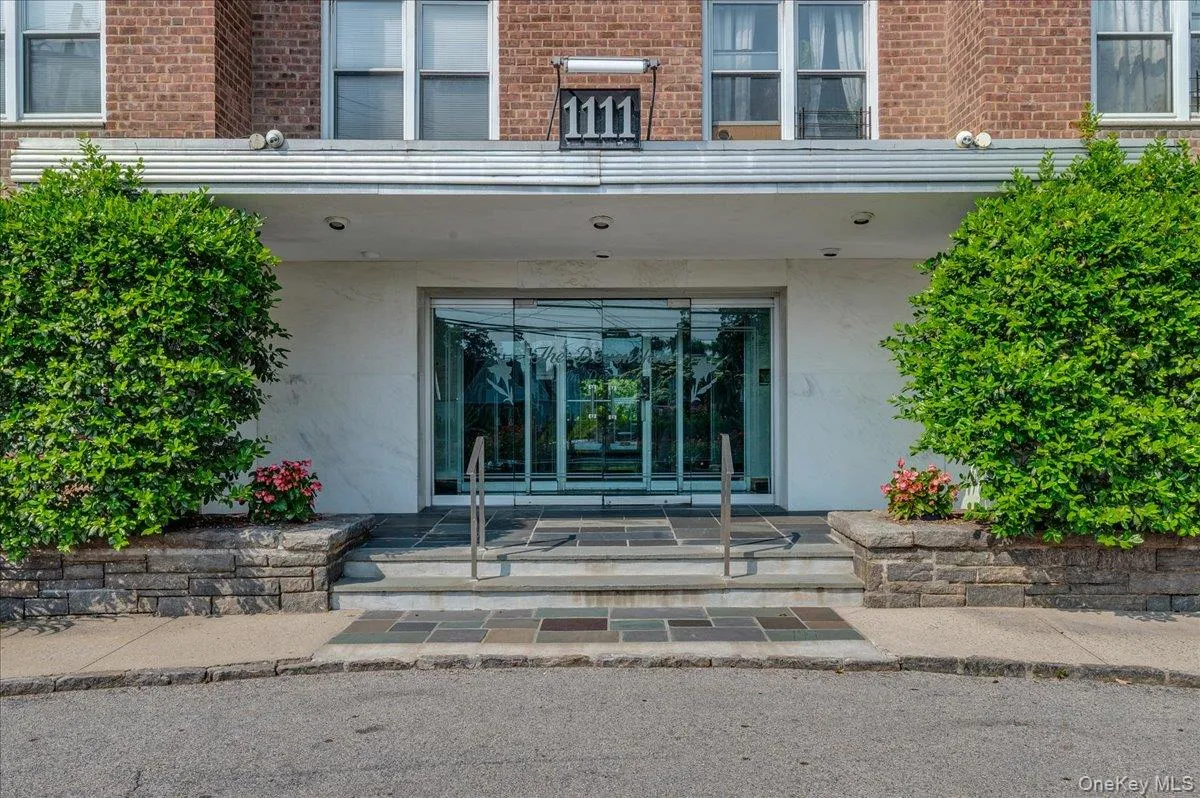 1111 Midland Avenue, Yonkers, NY, 2 Bedrooms Bedrooms, 6 Rooms Rooms,2 BathroomsBathrooms,Residential,For Rent,Midland,0,1023995 1111 Midland Avenue, Yonkers, NY, 2 Bedrooms Bedrooms, 6 Rooms Rooms,2 BathroomsBathrooms,Residential,For Rent,Midland,0,1023995