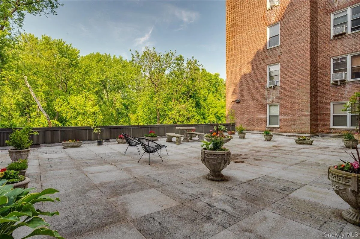 1111 Midland Avenue, Yonkers, NY, 2 Bedrooms Bedrooms, 6 Rooms Rooms,2 BathroomsBathrooms,Residential,For Rent,Midland,0,1023995 1111 Midland Avenue, Yonkers, NY, 2 Bedrooms Bedrooms, 6 Rooms Rooms,2 BathroomsBathrooms,Residential,For Rent,Midland,0,1023995