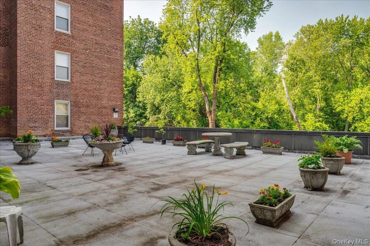 1111 Midland Avenue, Yonkers, NY, 2 Bedrooms Bedrooms, 6 Rooms Rooms,2 BathroomsBathrooms,Residential,For Rent,Midland,0,1023995 1111 Midland Avenue, Yonkers, NY, 2 Bedrooms Bedrooms, 6 Rooms Rooms,2 BathroomsBathrooms,Residential,For Rent,Midland,0,1023995