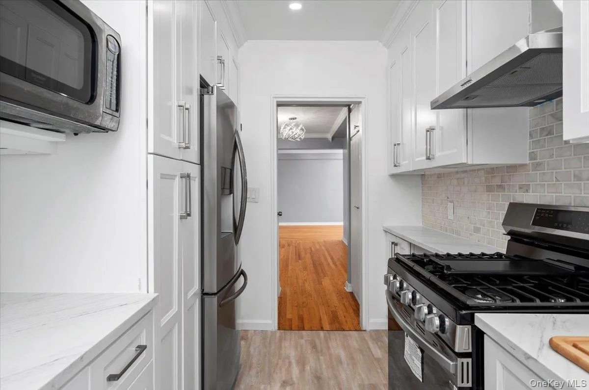 1111 Midland Avenue, Yonkers, NY, 2 Bedrooms Bedrooms, 6 Rooms Rooms,2 BathroomsBathrooms,Residential,For Rent,Midland,0,1023995 1111 Midland Avenue, Yonkers, NY, 2 Bedrooms Bedrooms, 6 Rooms Rooms,2 BathroomsBathrooms,Residential,For Rent,Midland,0,1023995