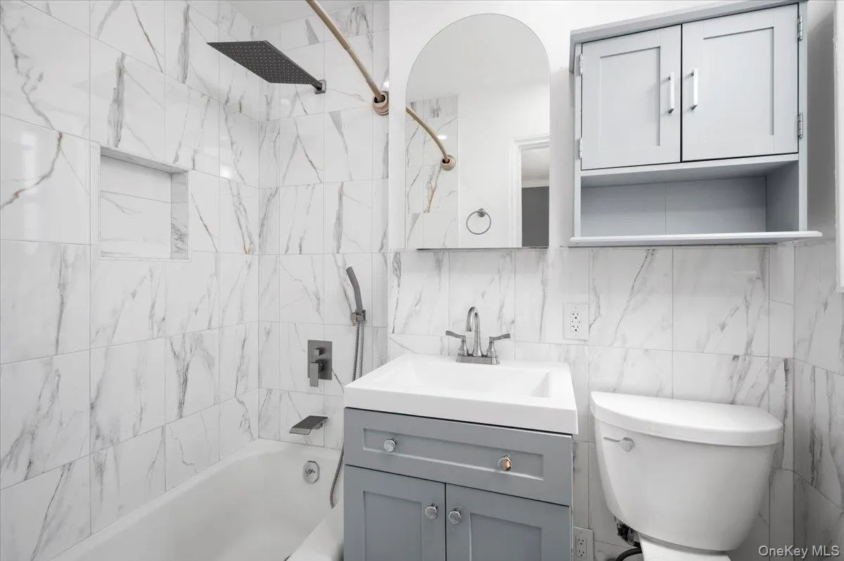 1111 Midland Avenue, Yonkers, NY, 2 Bedrooms Bedrooms, 6 Rooms Rooms,2 BathroomsBathrooms,Residential,For Rent,Midland,0,1023995 1111 Midland Avenue, Yonkers, NY, 2 Bedrooms Bedrooms, 6 Rooms Rooms,2 BathroomsBathrooms,Residential,For Rent,Midland,0,1023995