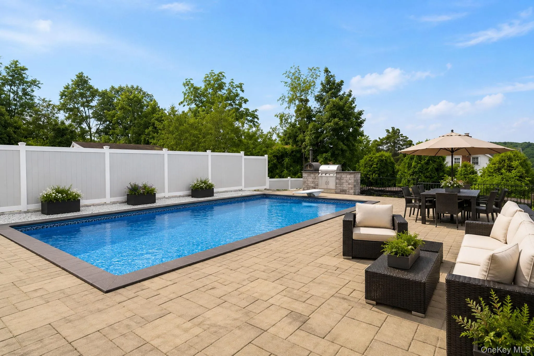 Dive into luxury. Dive into luxury.