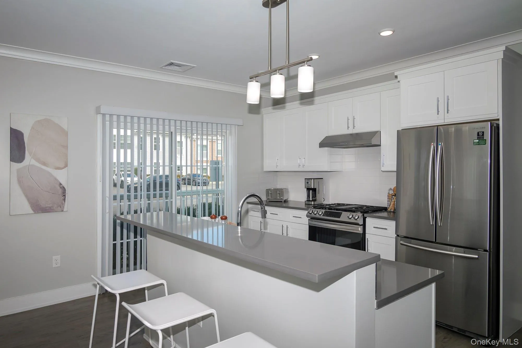 75 Circle Drive, Islip, NY, 1 Bedroom Bedrooms, 5 Rooms Rooms,2 BathroomsBathrooms,Residential Lease,For Rent,Circle,0,1024003 75 Circle Drive, Islip, NY, 1 Bedroom Bedrooms, 5 Rooms Rooms,2 BathroomsBathrooms,Residential Lease,For Rent,Circle,0,1024003