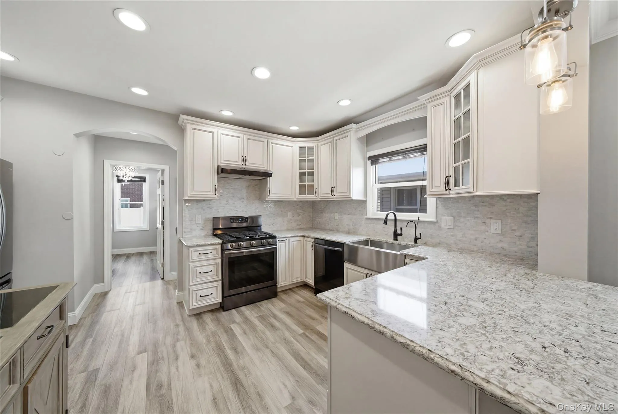 6424 Pleasantview Street, New York, NY, 2 Bedrooms Bedrooms, 5 Rooms Rooms,2 BathroomsBathrooms,Residential,For Rent,Pleasantview,0,1024011 6424 Pleasantview Street, New York, NY, 2 Bedrooms Bedrooms, 5 Rooms Rooms,2 BathroomsBathrooms,Residential,For Rent,Pleasantview,0,1024011