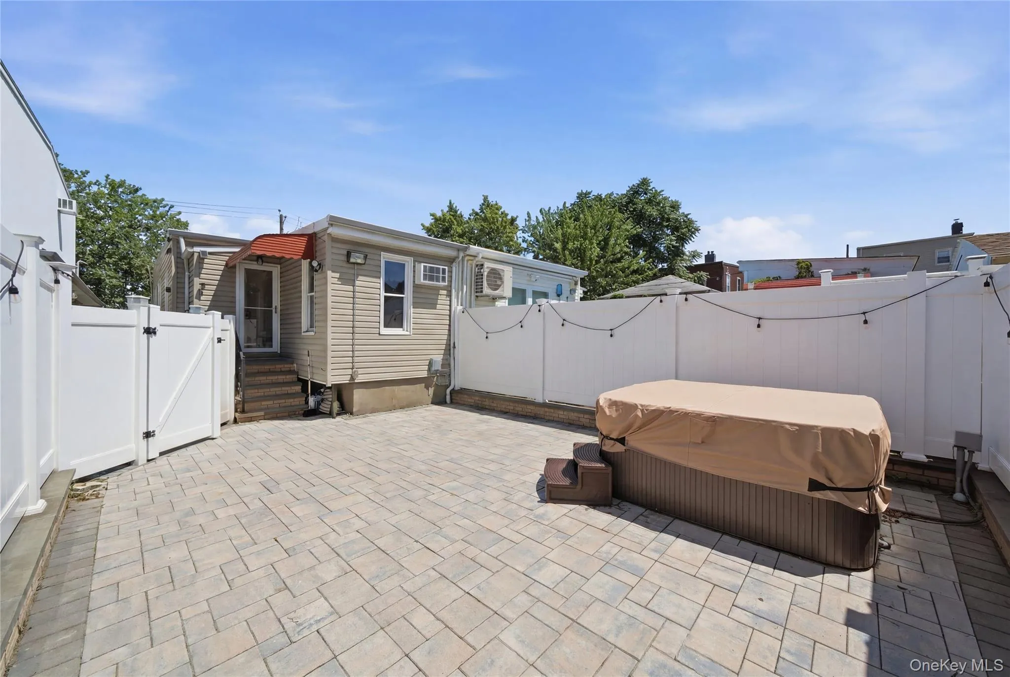 6424 Pleasantview Street, New York, NY, 2 Bedrooms Bedrooms, 5 Rooms Rooms,2 BathroomsBathrooms,Residential,For Rent,Pleasantview,0,1024011 6424 Pleasantview Street, New York, NY, 2 Bedrooms Bedrooms, 5 Rooms Rooms,2 BathroomsBathrooms,Residential,For Rent,Pleasantview,0,1024011