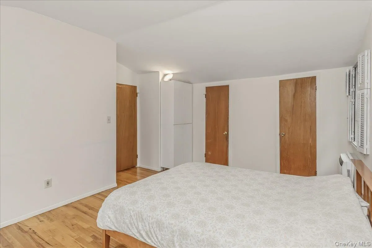 6117 231st Street, New York, NY, 6 Bedrooms Bedrooms, 14 Rooms Rooms,4 BathroomsBathrooms,Residential,For Rent,231st,0,1024016 6117 231st Street, New York, NY, 6 Bedrooms Bedrooms, 14 Rooms Rooms,4 BathroomsBathrooms,Residential,For Rent,231st,0,1024016