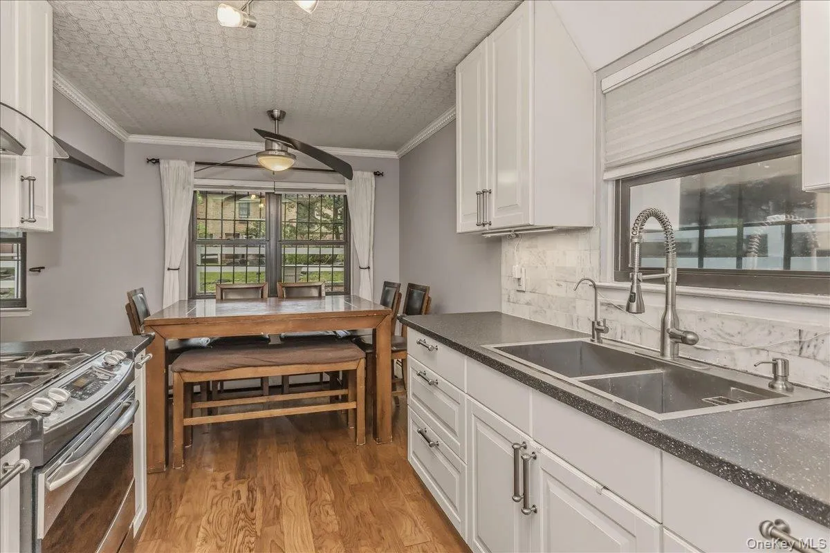 6117 231st Street, New York, NY, 6 Bedrooms Bedrooms, 14 Rooms Rooms,4 BathroomsBathrooms,Residential,For Rent,231st,0,1024016 6117 231st Street, New York, NY, 6 Bedrooms Bedrooms, 14 Rooms Rooms,4 BathroomsBathrooms,Residential,For Rent,231st,0,1024016