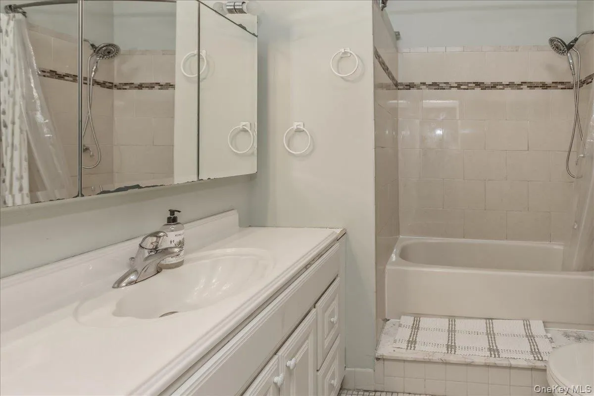 6117 231st Street, New York, NY, 6 Bedrooms Bedrooms, 14 Rooms Rooms,4 BathroomsBathrooms,Residential,For Rent,231st,0,1024016 6117 231st Street, New York, NY, 6 Bedrooms Bedrooms, 14 Rooms Rooms,4 BathroomsBathrooms,Residential,For Rent,231st,0,1024016