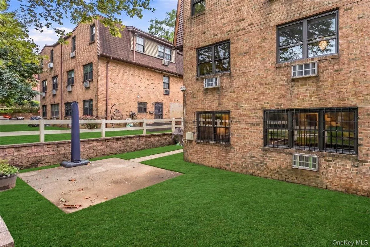 6117 231st Street, New York, NY, 6 Bedrooms Bedrooms, 14 Rooms Rooms,4 BathroomsBathrooms,Residential,For Rent,231st,0,1024016 6117 231st Street, New York, NY, 6 Bedrooms Bedrooms, 14 Rooms Rooms,4 BathroomsBathrooms,Residential,For Rent,231st,0,1024016