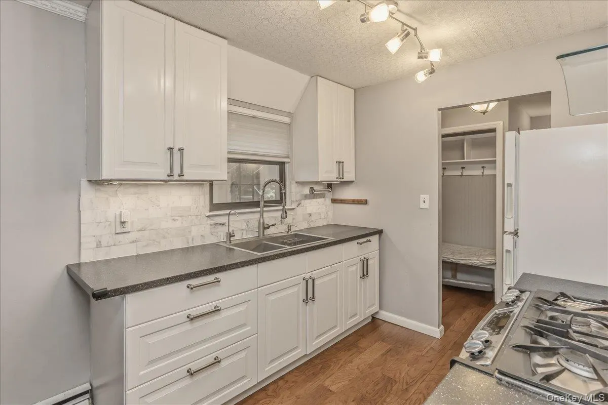 6117 231st Street, New York, NY, 6 Bedrooms Bedrooms, 14 Rooms Rooms,4 BathroomsBathrooms,Residential,For Rent,231st,0,1024016 6117 231st Street, New York, NY, 6 Bedrooms Bedrooms, 14 Rooms Rooms,4 BathroomsBathrooms,Residential,For Rent,231st,0,1024016