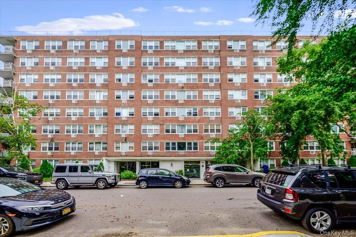 172-70 Highland Avenue, New York, NY, 1 Bedroom Bedrooms, 4 Rooms Rooms,1 BathroomBathrooms,Residential,For Rent,Highland,0,1024017 172-70 Highland Avenue, New York, NY, 1 Bedroom Bedrooms, 4 Rooms Rooms,1 BathroomBathrooms,Residential,For Rent,Highland,0,1024017