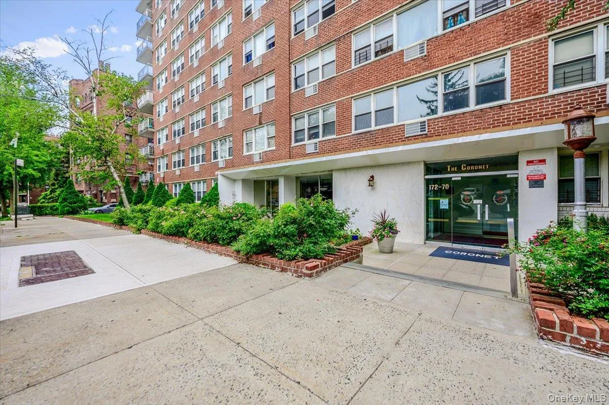 172-70 Highland Avenue, New York, NY, 1 Bedroom Bedrooms, 4 Rooms Rooms,1 BathroomBathrooms,Residential,For Rent,Highland,0,1024017 172-70 Highland Avenue, New York, NY, 1 Bedroom Bedrooms, 4 Rooms Rooms,1 BathroomBathrooms,Residential,For Rent,Highland,0,1024017