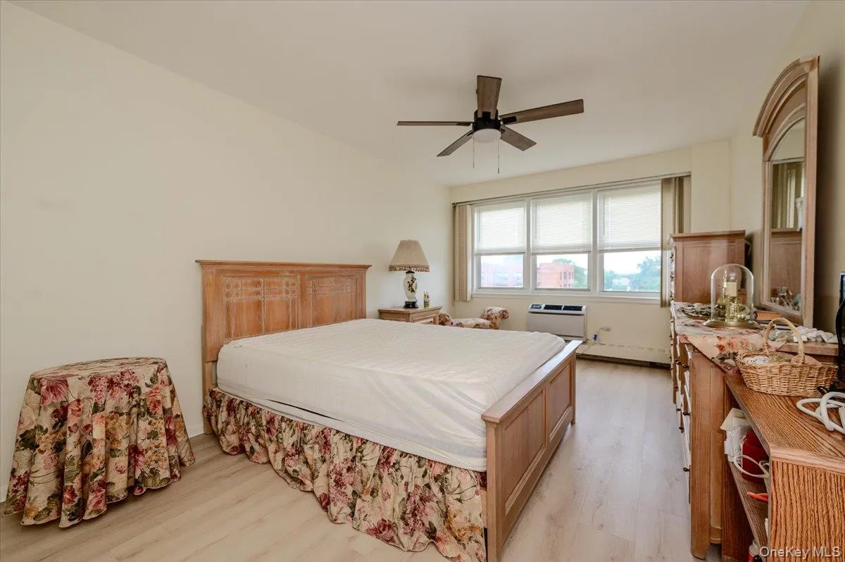 172-70 Highland Avenue, New York, NY, 1 Bedroom Bedrooms, 4 Rooms Rooms,1 BathroomBathrooms,Residential,For Rent,Highland,0,1024017 172-70 Highland Avenue, New York, NY, 1 Bedroom Bedrooms, 4 Rooms Rooms,1 BathroomBathrooms,Residential,For Rent,Highland,0,1024017
