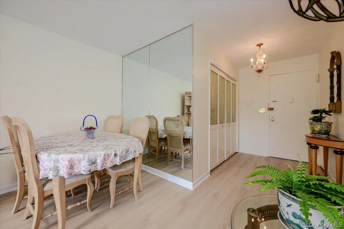 172-70 Highland Avenue, New York, NY, 1 Bedroom Bedrooms, 4 Rooms Rooms,1 BathroomBathrooms,Residential,For Rent,Highland,0,1024017 172-70 Highland Avenue, New York, NY, 1 Bedroom Bedrooms, 4 Rooms Rooms,1 BathroomBathrooms,Residential,For Rent,Highland,0,1024017