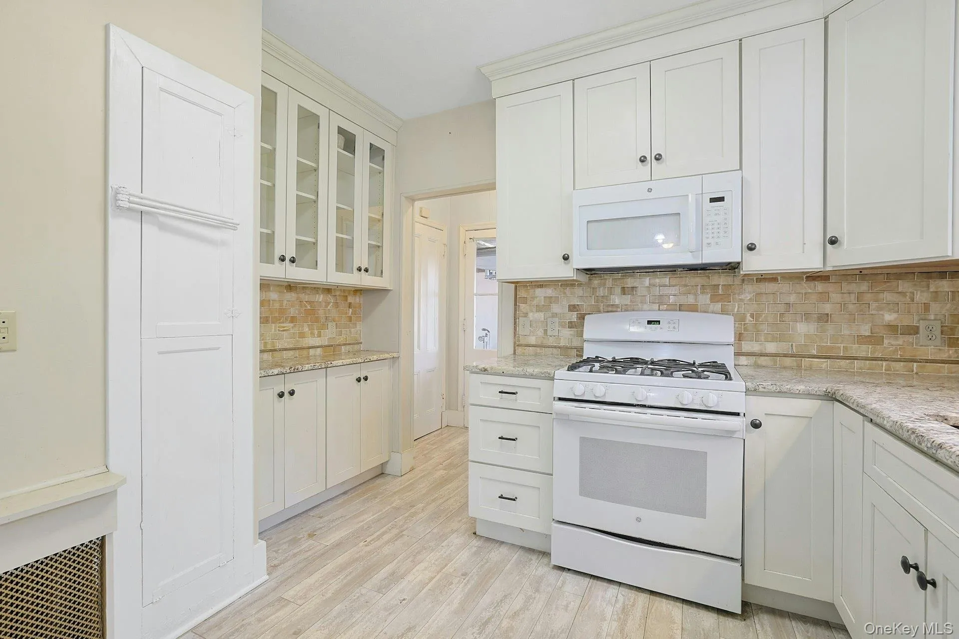 Updated appliances, tile floor Updated appliances, tile floor