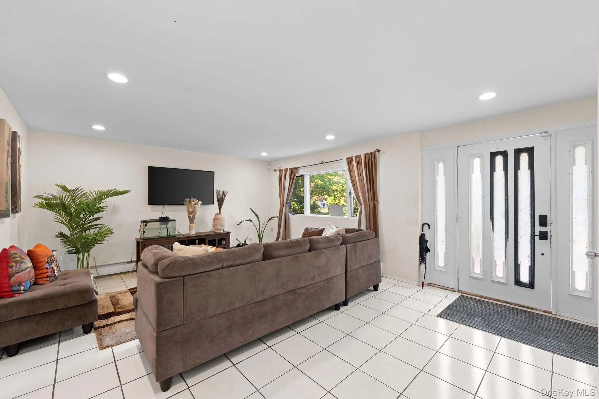 202 Tinton Place, Huntington, NY, 4 Bedrooms Bedrooms, 11 Rooms Rooms,2 BathroomsBathrooms,Residential,For Rent,Tinton,0,1024025 202 Tinton Place, Huntington, NY, 4 Bedrooms Bedrooms, 11 Rooms Rooms,2 BathroomsBathrooms,Residential,For Rent,Tinton,0,1024025