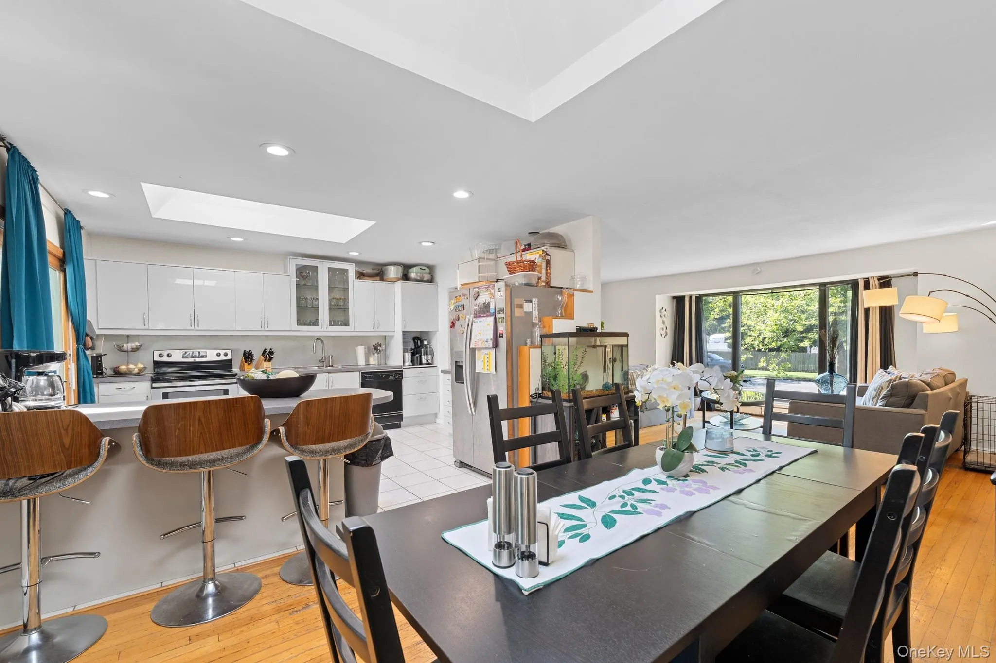 202 Tinton Place, Huntington, NY, 4 Bedrooms Bedrooms, 11 Rooms Rooms,2 BathroomsBathrooms,Residential,For Rent,Tinton,0,1024025 202 Tinton Place, Huntington, NY, 4 Bedrooms Bedrooms, 11 Rooms Rooms,2 BathroomsBathrooms,Residential,For Rent,Tinton,0,1024025